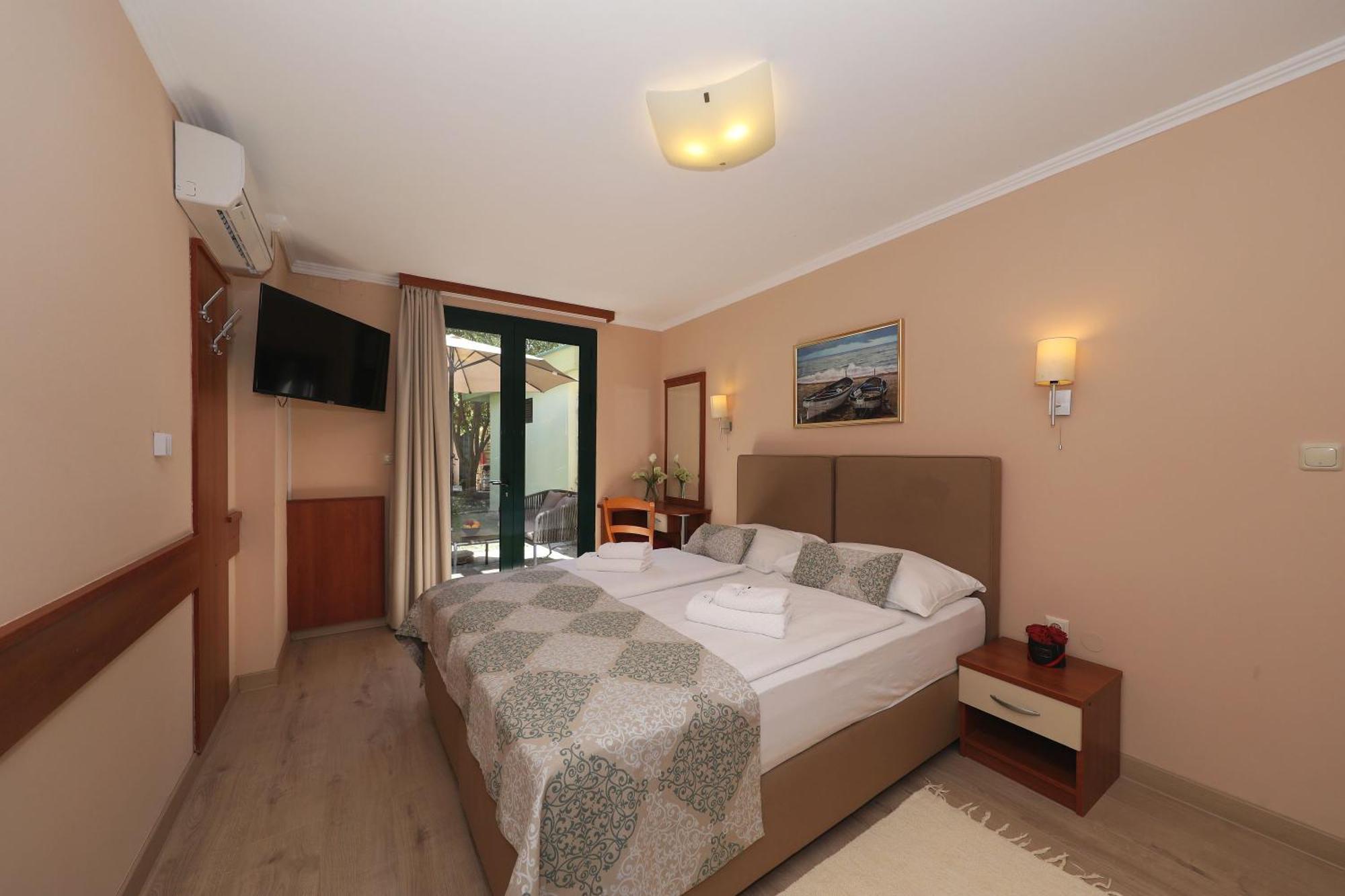 Hotell Mediterranean Village San Antonio 3*
