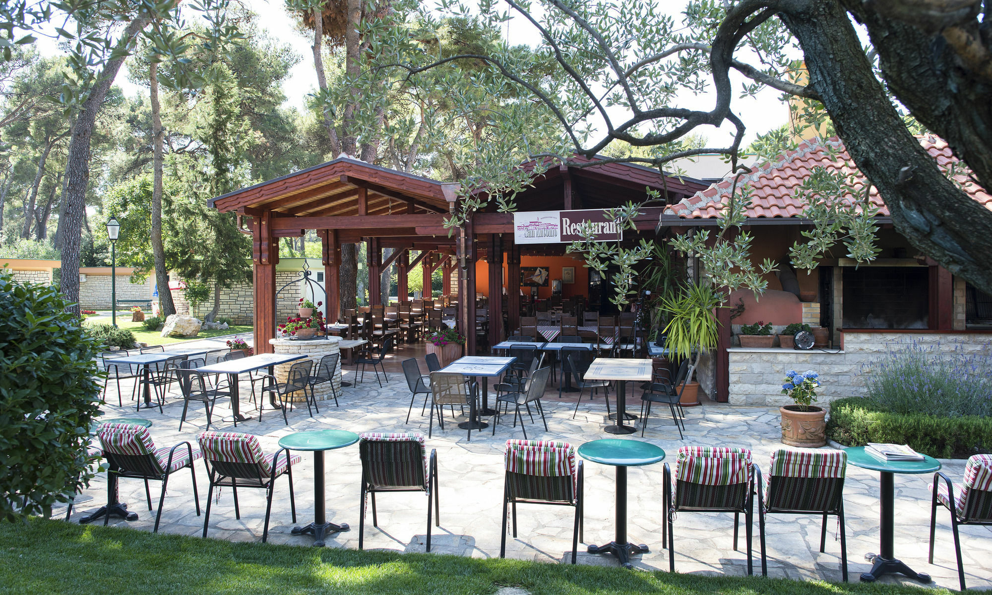 Hotell Mediterranean Village San Antonio 3*